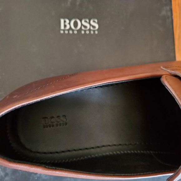 NEW Hugo Boss Kensington Loafer size 6 but fit like a size 9.  Brand New - Picture 9 of 9